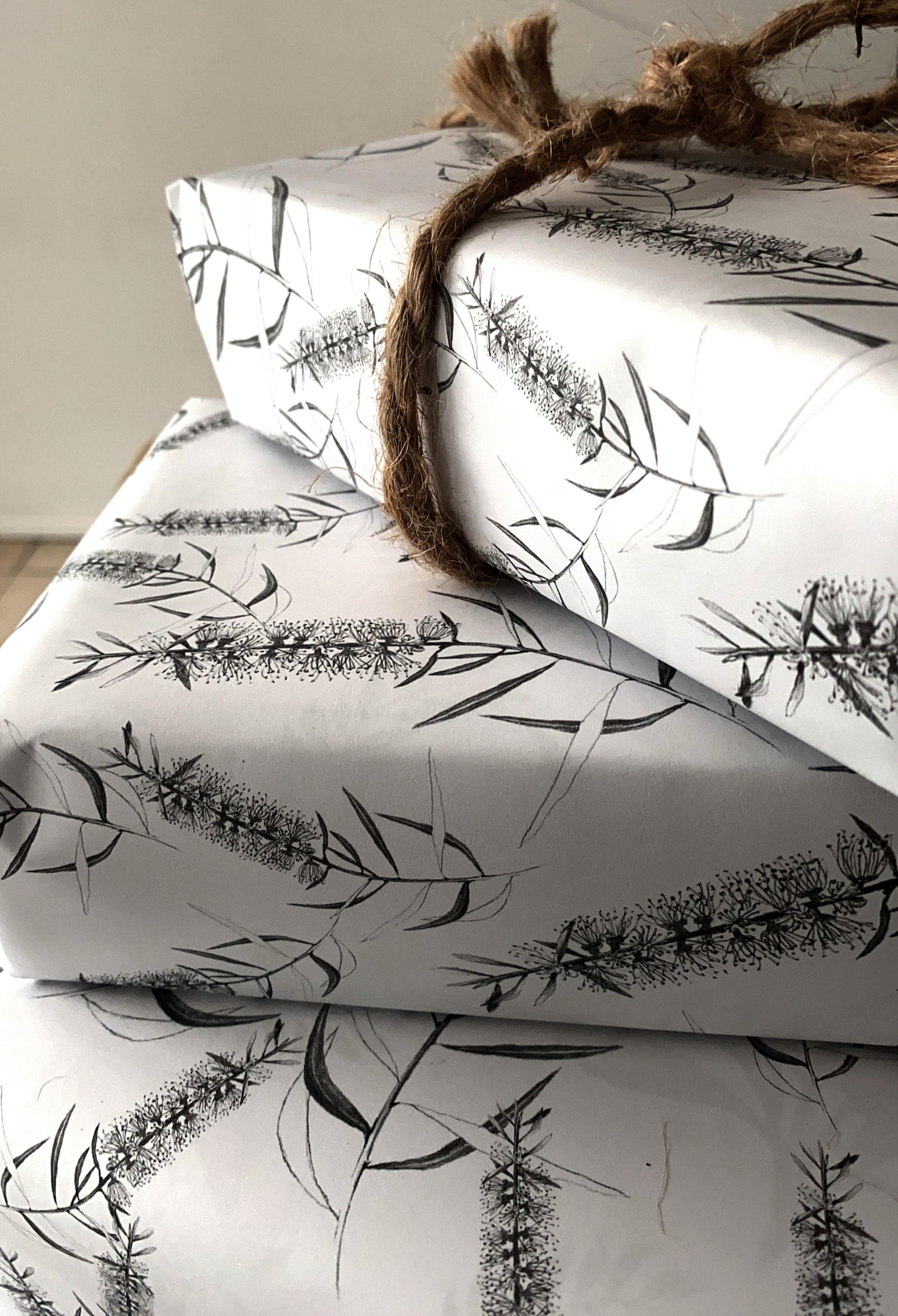 GIFT WRAP/CALLISTEMON